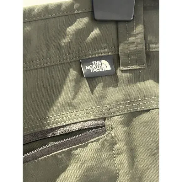 The North Face Men's Green Cargo Shorts size 36 - Picture 3 of 5